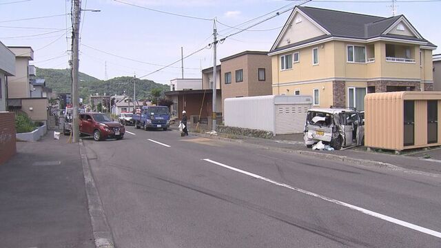 軽乗用車が乗用車につぎつぎと衝突　３台絡む事故　30代から70代の男女４人が病院搬送